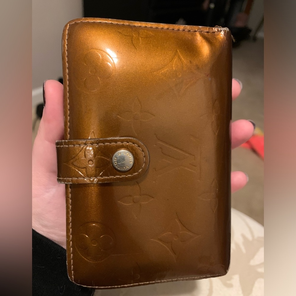 Louis Vuitton Kisslock Vernis Leather Wallet